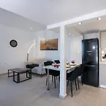 Vila Blue Balcony - Boutique Beachfront With Private Parking Spot *