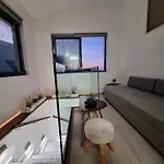 Blue Balcony - Boutique Beachfront With Private Parking Spot