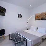 Blue Balcony - Boutique Beachfront With Private Parking Spot Near Chania Old Harbor