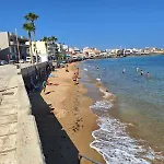 Blue Balcony - Boutique Beachfront With Private Parking Spot