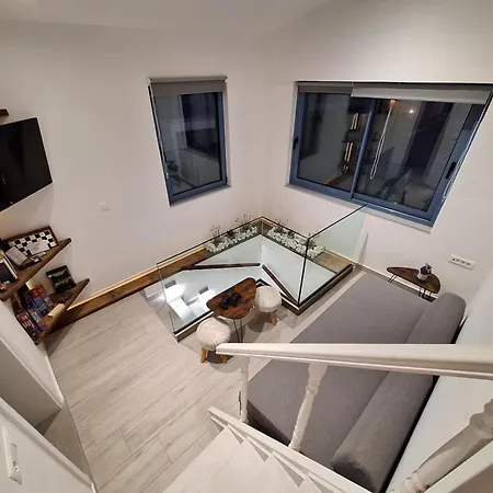 Blue Balcony - Boutique Beachfront With Private Parking Spot