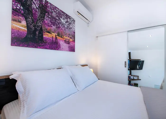 Blue Balcony - Boutique Beachfront With Private Parking Spot La Canea