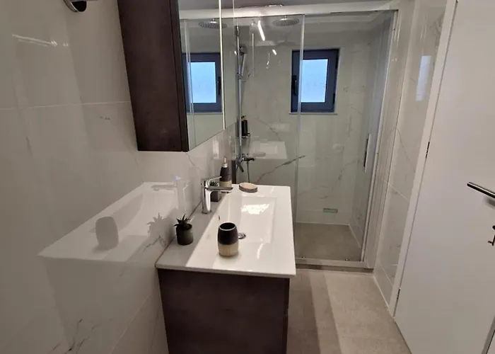 Blue Balcony - Boutique Beachfront With Private Parking Spot Villa