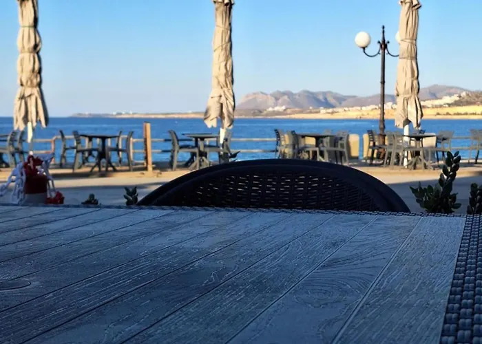 Villa Blue Balcony - Boutique Beachfront With Private Parking Spot