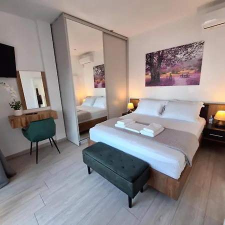 Blue Balcony - Boutique Beachfront With Private Parking Spot Chania (Crete)