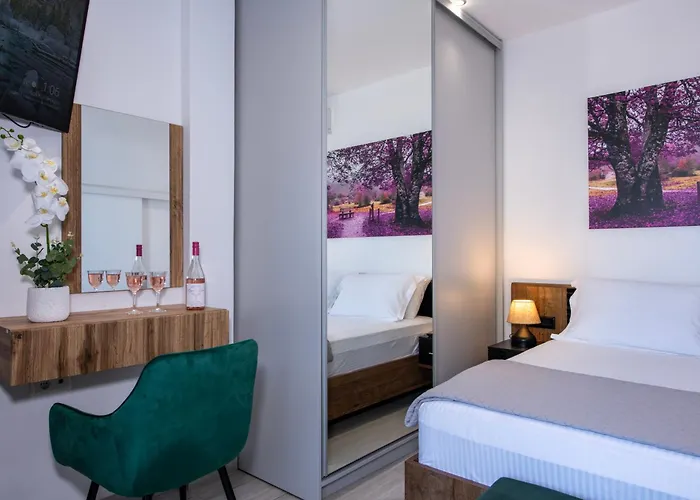 Blue Balcony - Boutique Beachfront With Private Parking Spot Villa