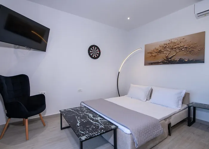 Blue Balcony - Boutique Beachfront With Private Parking Spot