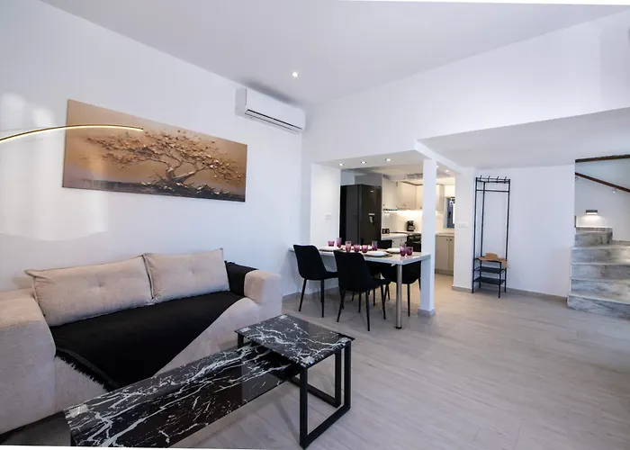 Blue Balcony - Boutique Beachfront With Private Parking Spot Βίλα *