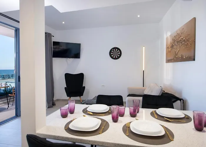 Blue Balcony - Boutique Beachfront With Private Parking Spot Βίλα Χανιά