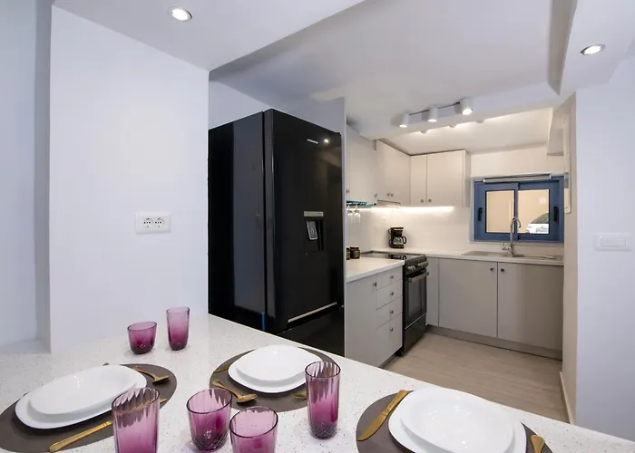 Villa Blue Balcony - Boutique Beachfront With Private Parking Spot Chania (Crete)