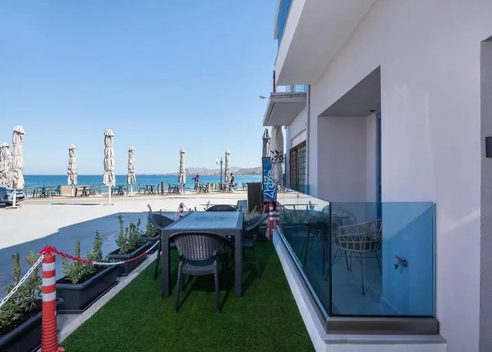 Villa Blue Balcony - Boutique Beachfront With Private Parking Spot *