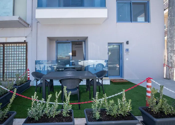 Blue Balcony - Boutique Beachfront With Private Parking Spot Βίλα *