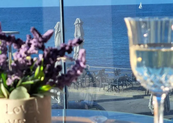 Βίλα Blue Balcony - Boutique Beachfront With Private Parking Spot Χανιά