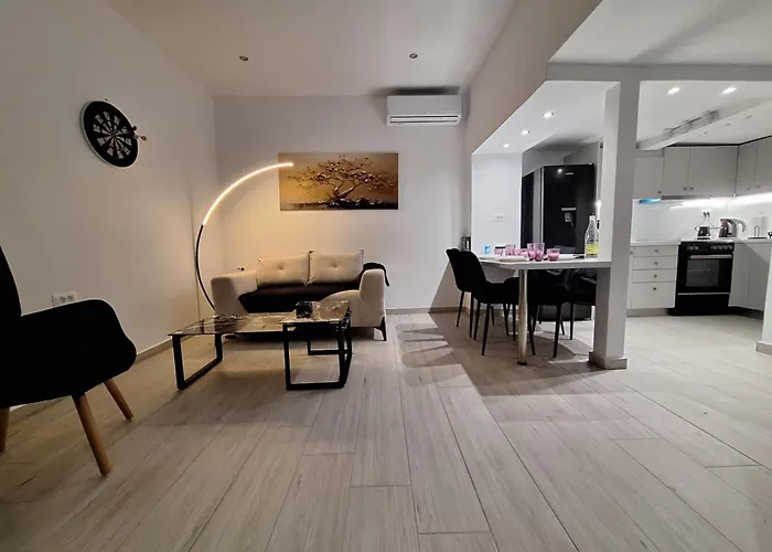 Blue Balcony - Boutique Beachfront With Private Parking Spot Βίλα