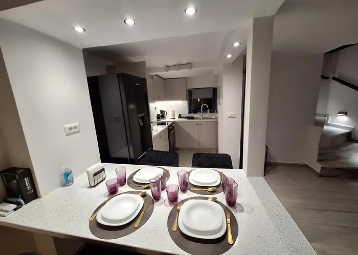 Blue Balcony - Boutique Beachfront With Private Parking Spot Villa *